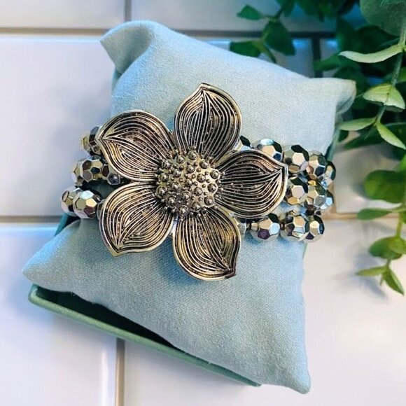 Dogwood Floral Stretch Siilver Statement Bracelet - Picture 1 of 3